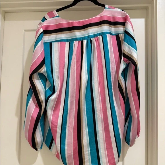 NWOT INC Top - Picture 3 of 3